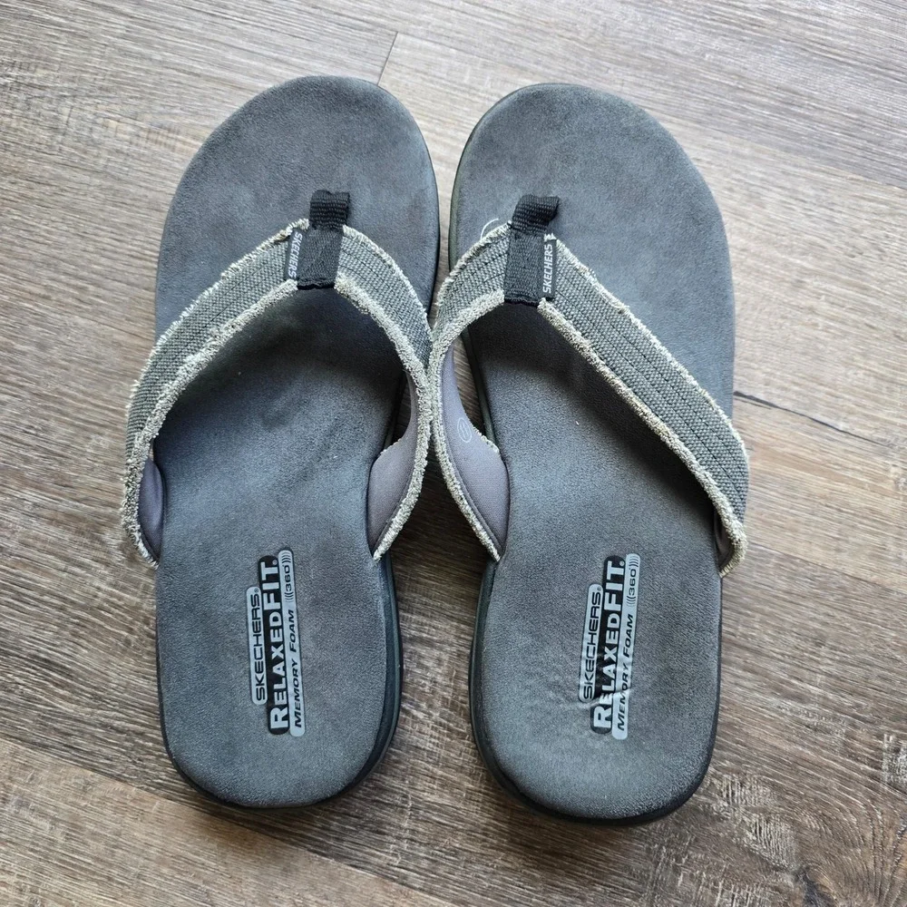 Skechers Relaxed Fit 360 Flip Flop Sandals 11 Gray Canvas Memory Foam Frayed - Picture 1 of 11